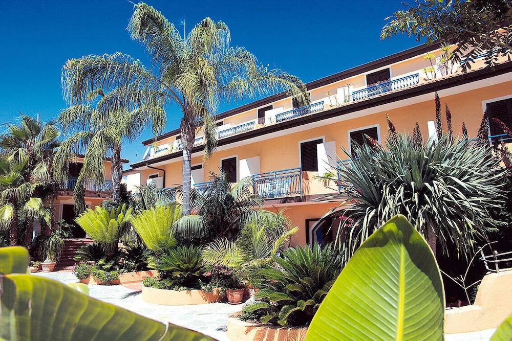 Residence Esmeraldo Capo Vaticano Exterior foto