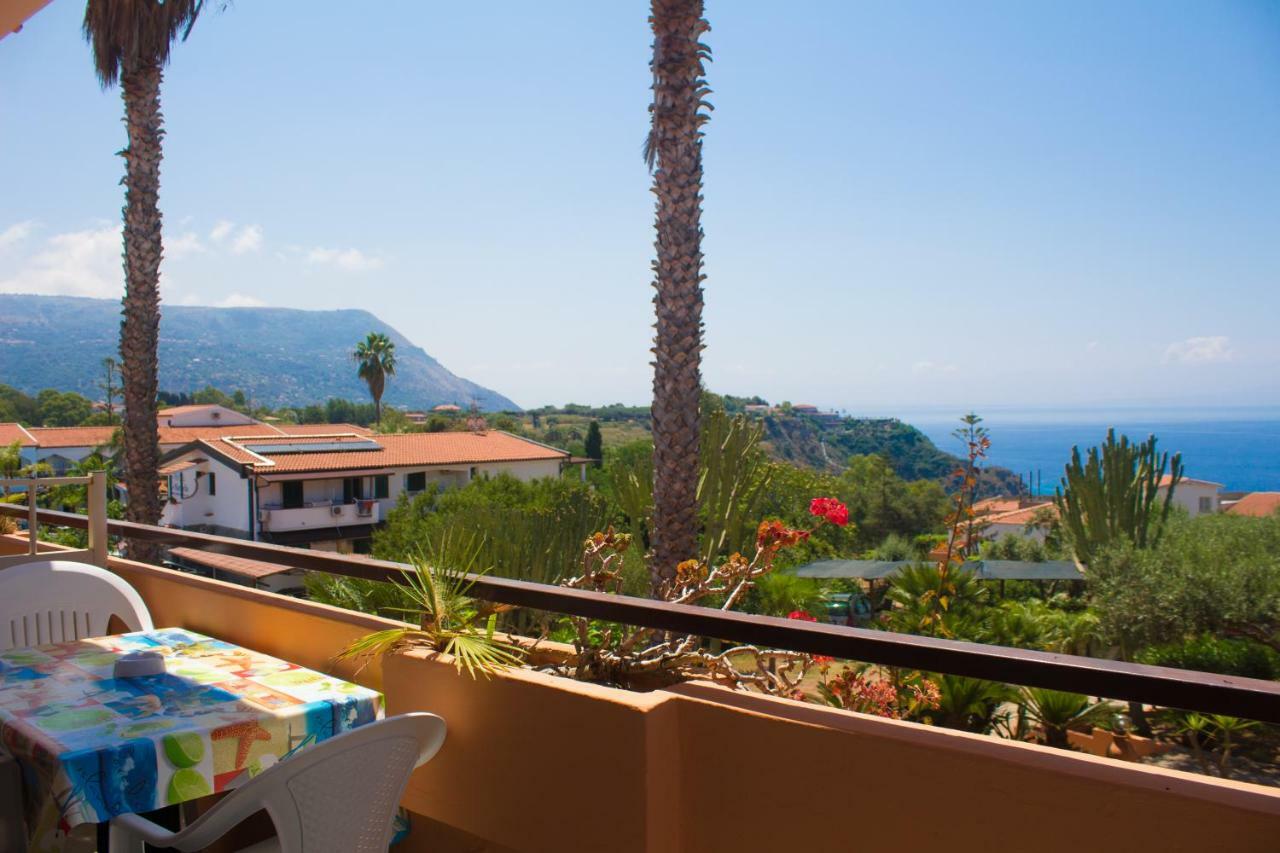 Residence Esmeraldo Capo Vaticano Exterior foto